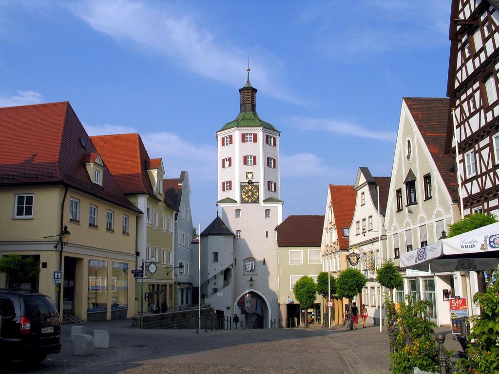 Brauereigasthof Zur Muenz Seit 1586 Guntzbourg Extérieur photo
